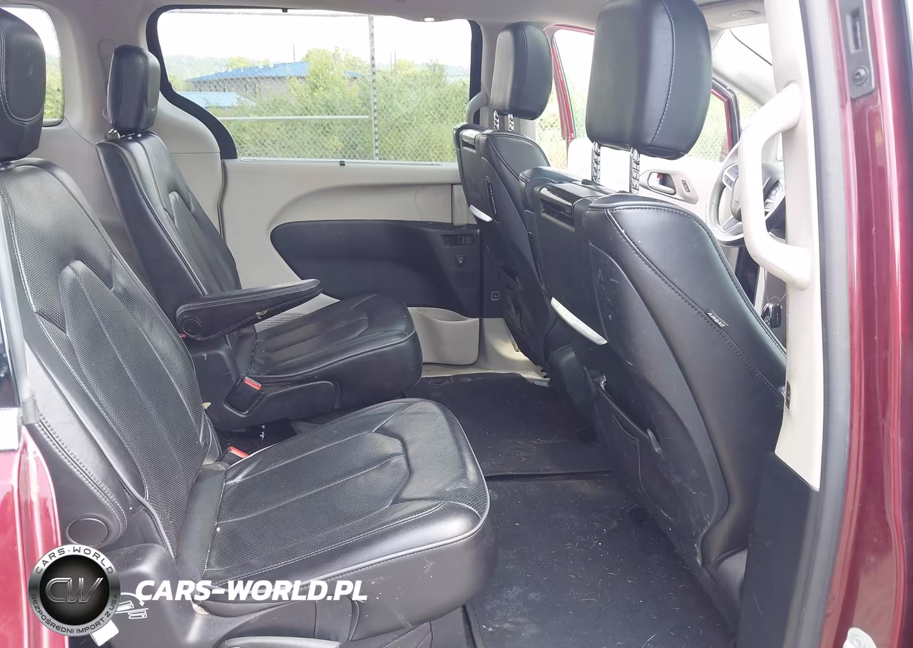 2018 Chrysler Pacifica Limited VIN:2C4RC1GG2JR251603 - 8