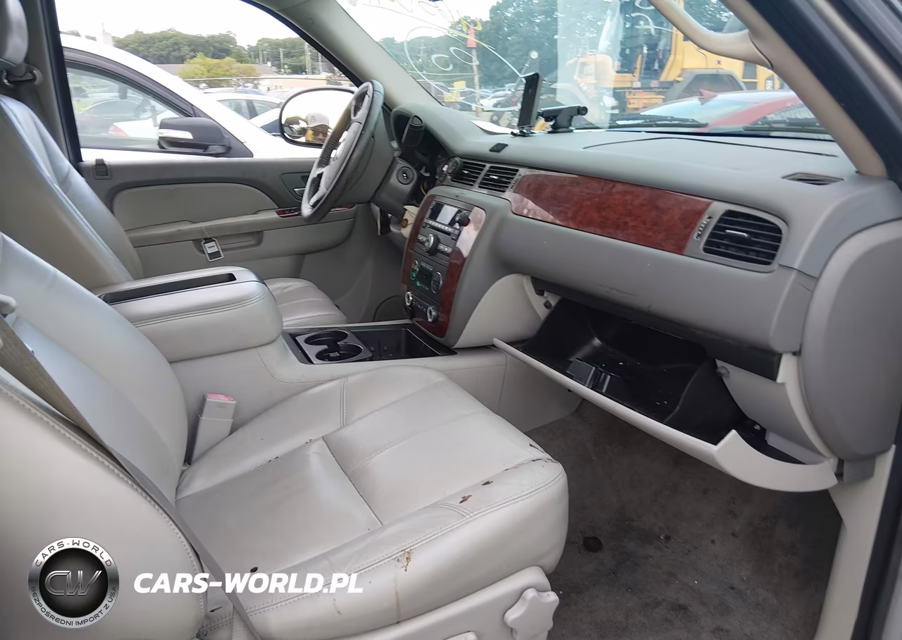 2010 Chevrolet Tahoe Lt VIN:1GNUKBE09AR292087 - 5