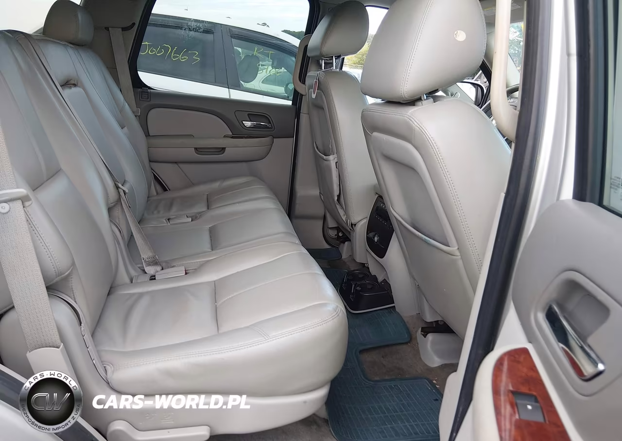 2010 Chevrolet Tahoe Lt VIN:1GNUKBE09AR292087 - 8