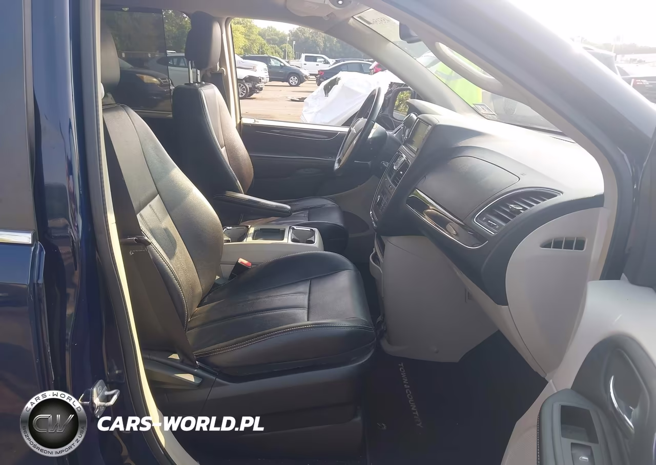 2014 Chrysler Town & Country Touring VIN:2C4RC1BG4ER228711 - 5