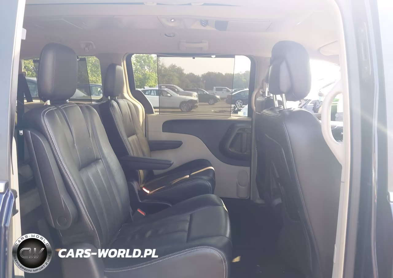 2014 Chrysler Town & Country Touring VIN:2C4RC1BG4ER228711 - 8