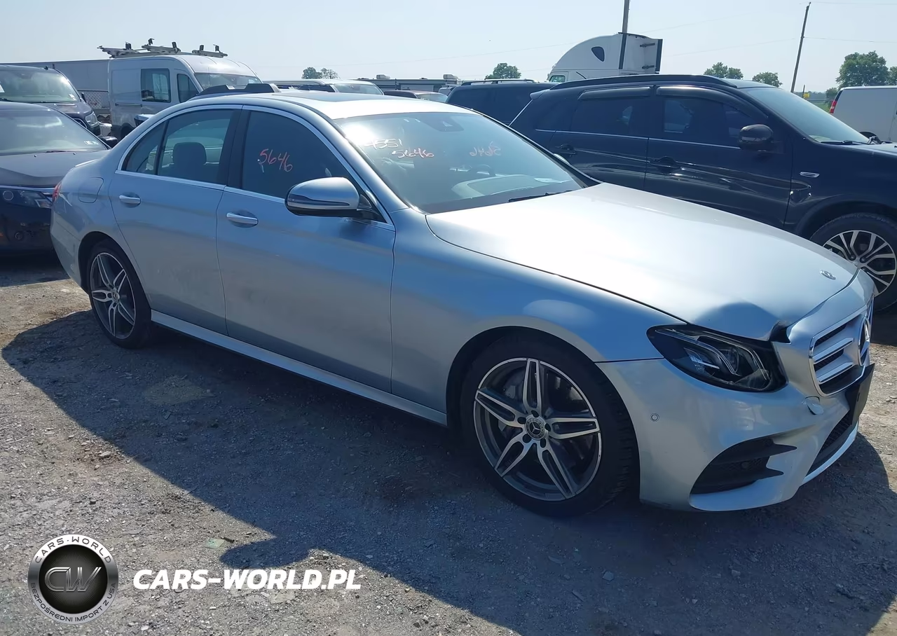 2017 Mercedes-Benz E 300 4Matic – zdjęcie 1 z 16