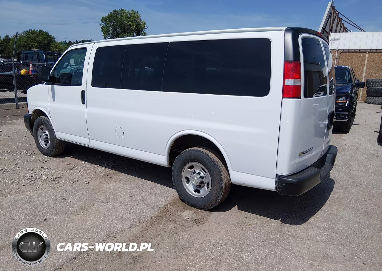 2020 Chevrolet Express Passenger Rwd 2500 Regular Wheelbase Ls VIN:1GAWGEFP9L1255972 - 3
