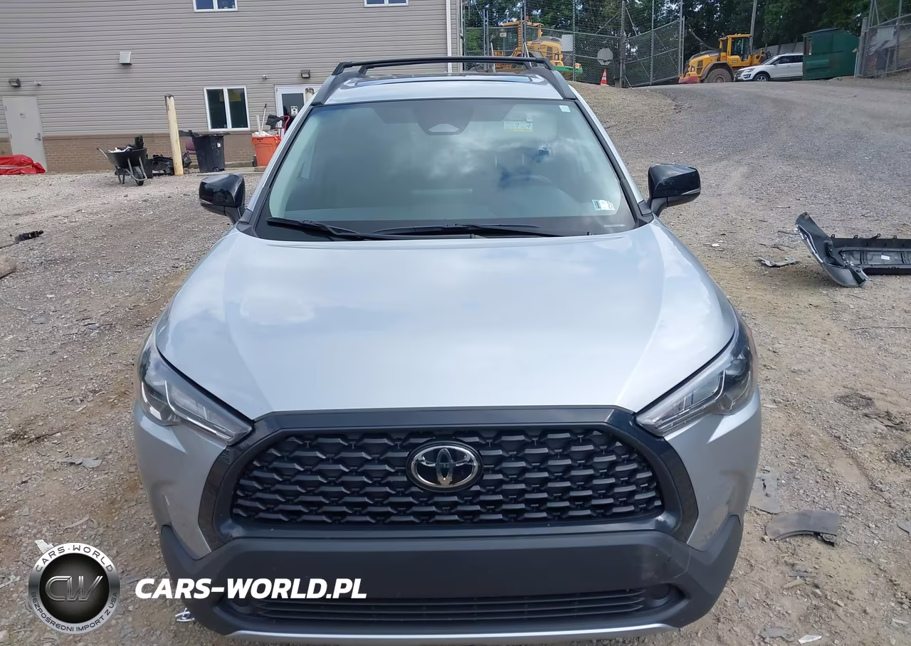 2025 Toyota Corolla Cross Le VIN:7MUBAABG6SV121210 - 12