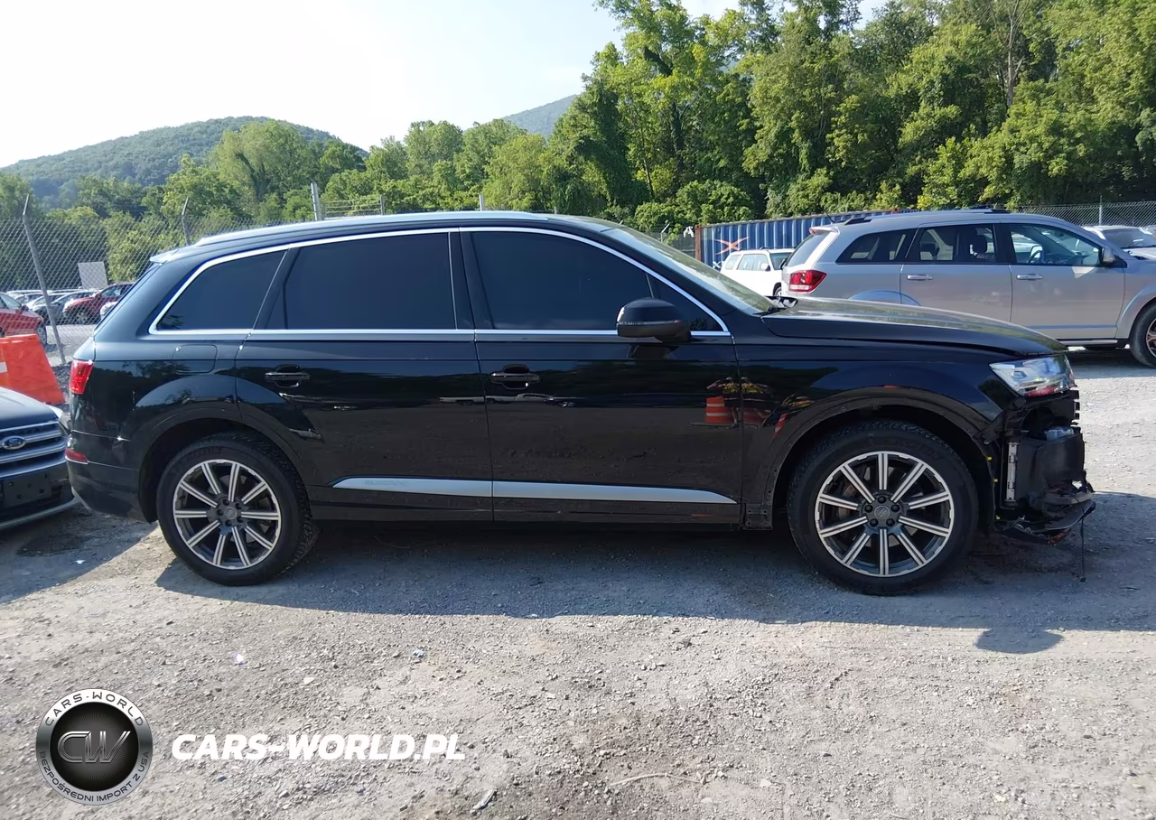 2017 Audi Q7 3.0T Premium VIN:WA1LAAF79HD027586 - 13