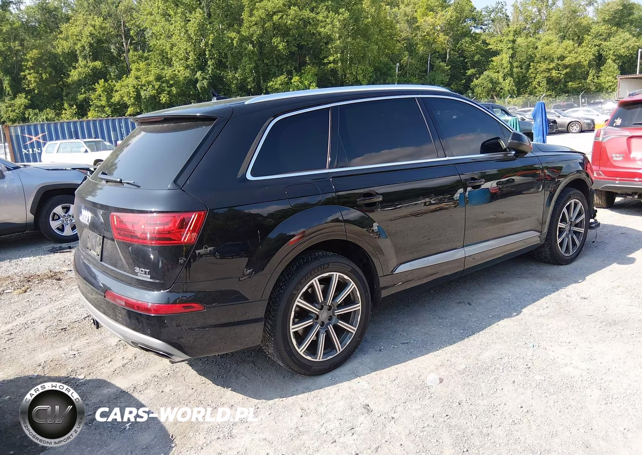 2017 Audi Q7 3.0T Premium VIN:WA1LAAF79HD027586 - 4