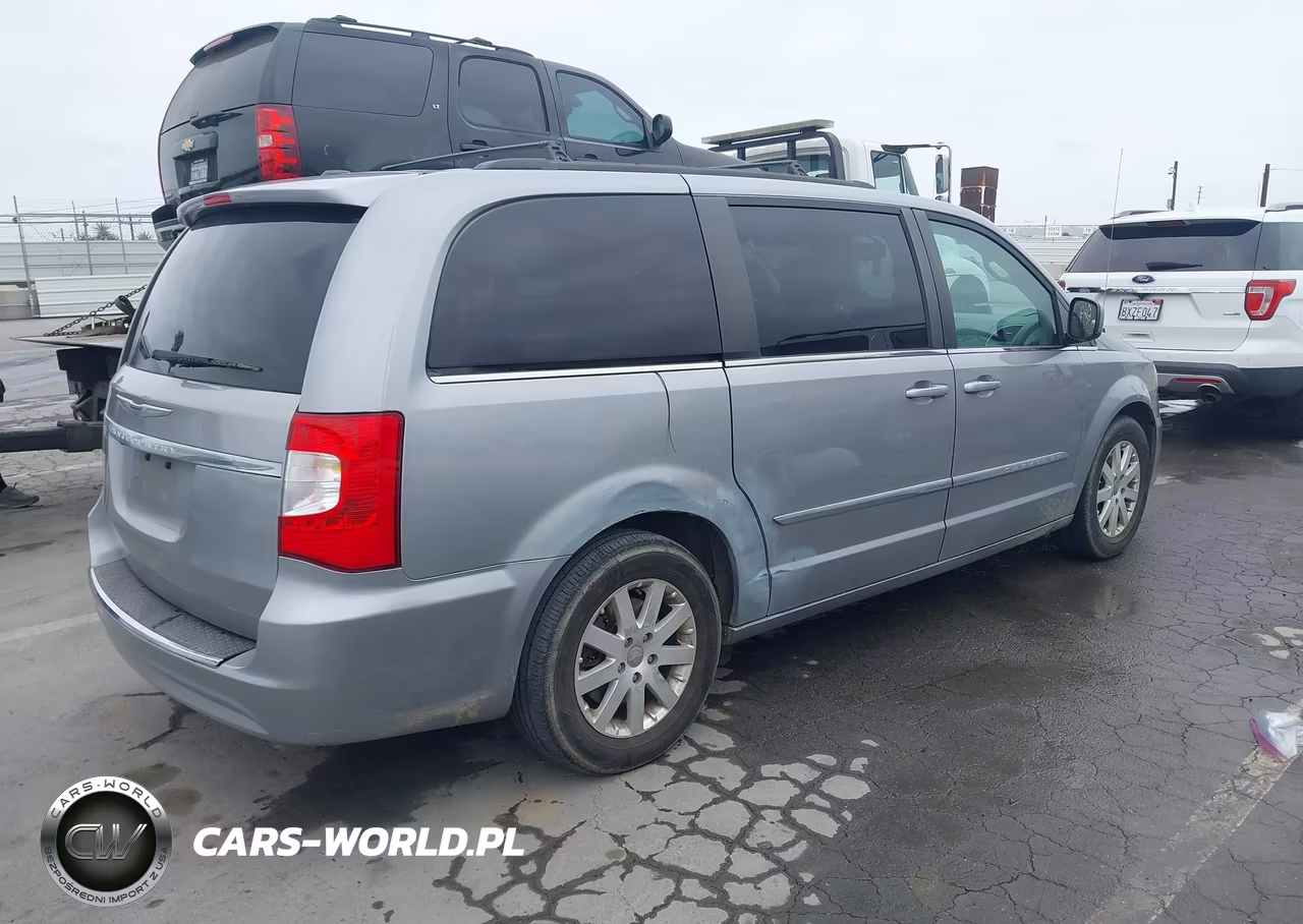 2015 Chrysler Town & Country Touring VIN:2C4RC1BG5FR582240 - 4