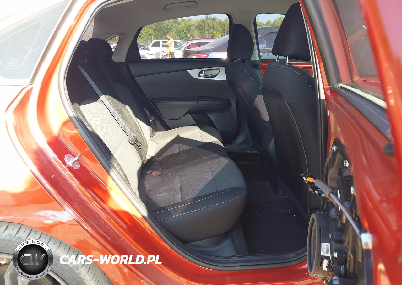 2022 Kia Forte Lxs VIN:3KPF24AD2NE467447 - 8