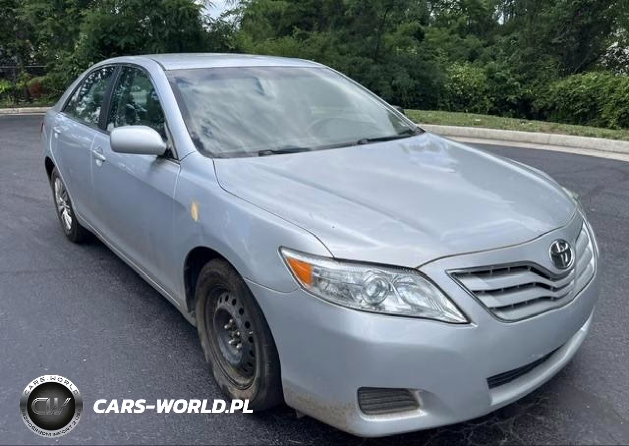 2011 Toyota Camry Le – zdjęcie 1 z 17