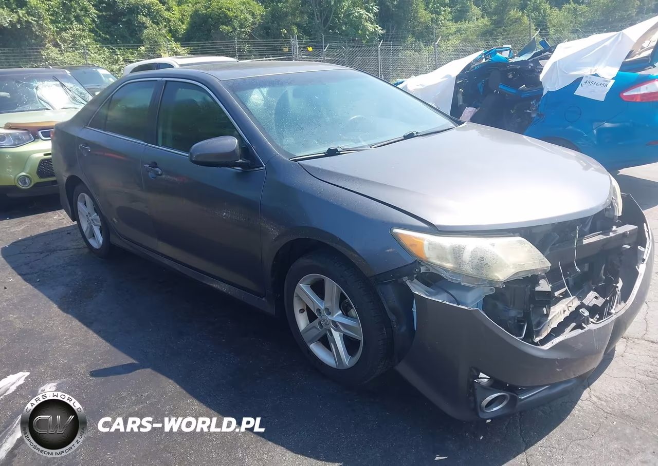 2014 Toyota Camry Se – zdjęcie 1 z 17