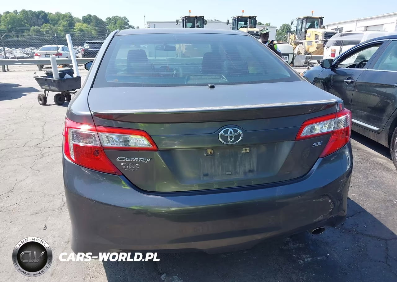 2014 Toyota Camry Se VIN:4T1BF1FK7EU333958 - 17