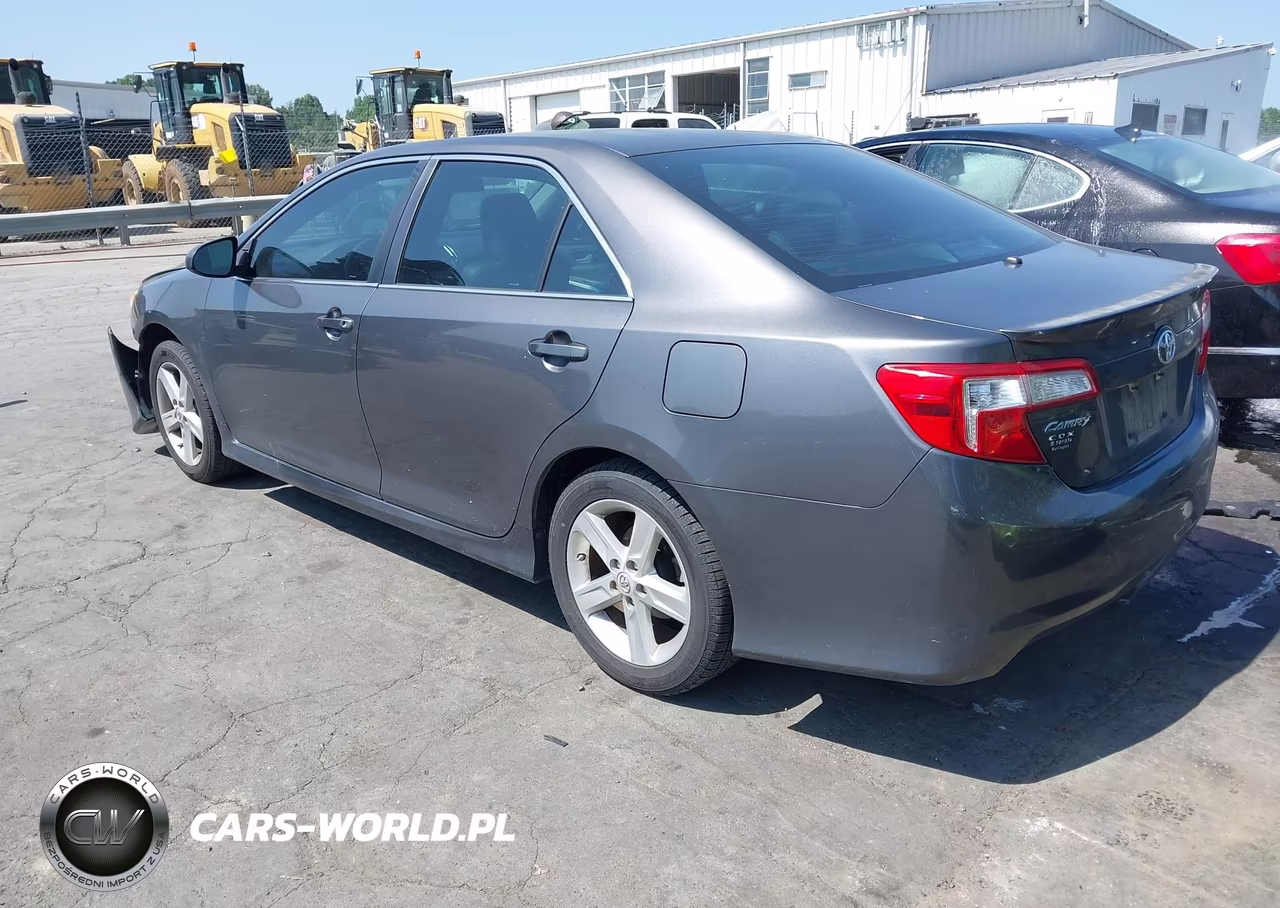 2014 Toyota Camry Se VIN:4T1BF1FK7EU333958 - 3