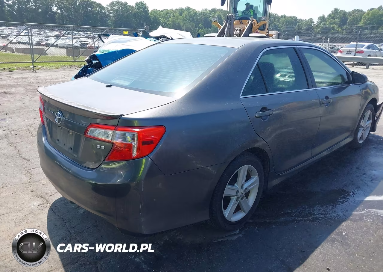 2014 Toyota Camry Se VIN:4T1BF1FK7EU333958 - 4