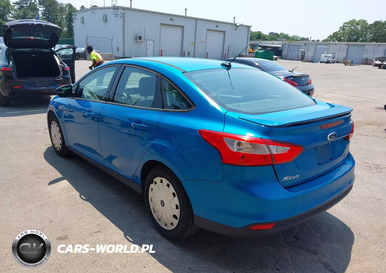 2012 Ford Focus Se VIN:1FAHP3F25CL262520 - 3