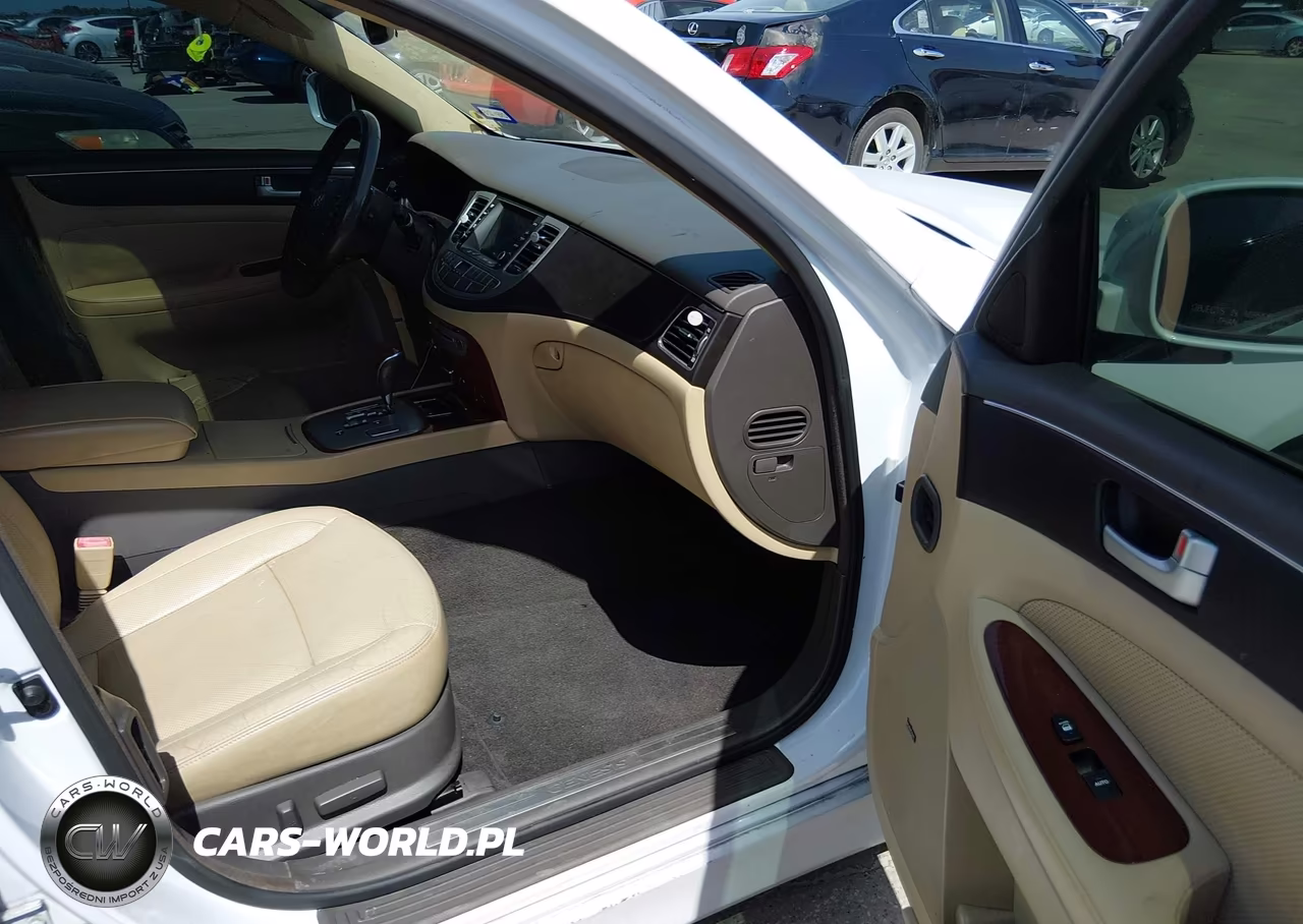 2013 Hyundai Genesis 3.8 VIN:KMHGC4DD2DU258542 - 5