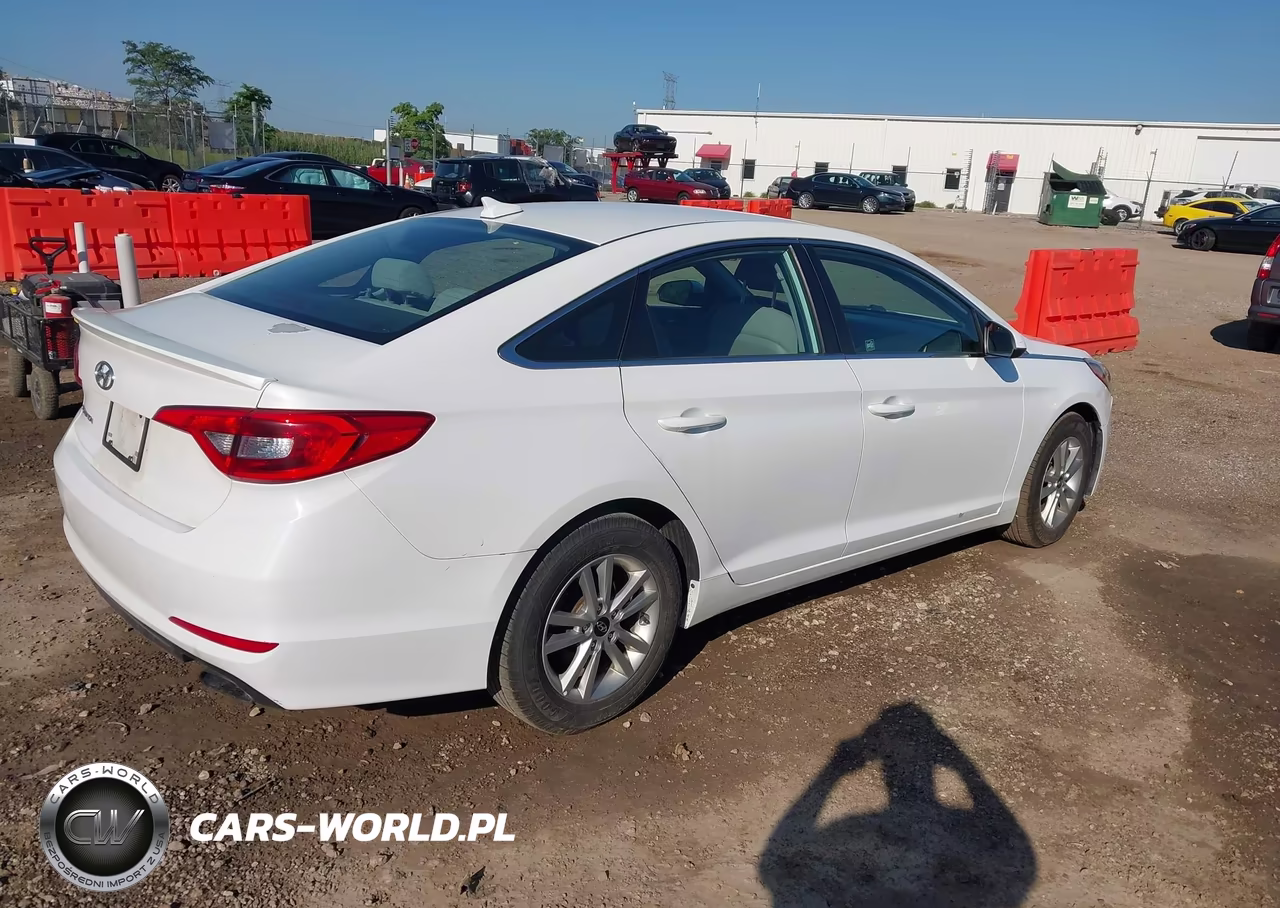 2017 Hyundai Sonata VIN:5NPE24AF5HH571766 - 4
