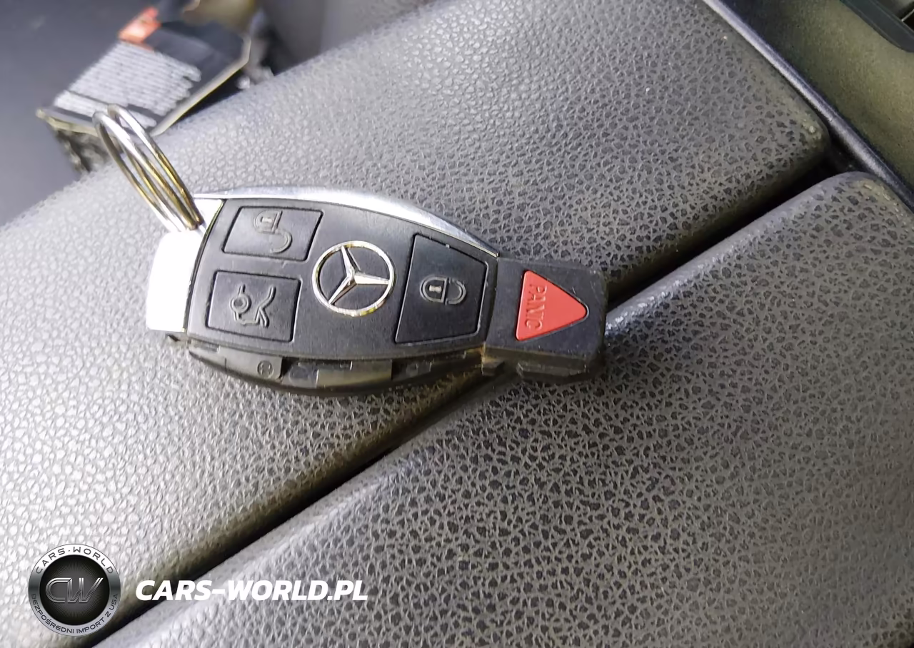 2013 Mercedes-Benz C 250 Sport VIN:WDDGF4HB1DA782938 - 11