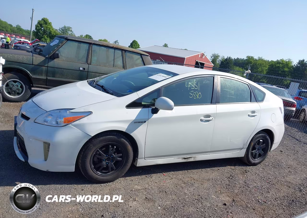 2014 Toyota Prius Two VIN:JTDKN3DU9E1769946 - 14