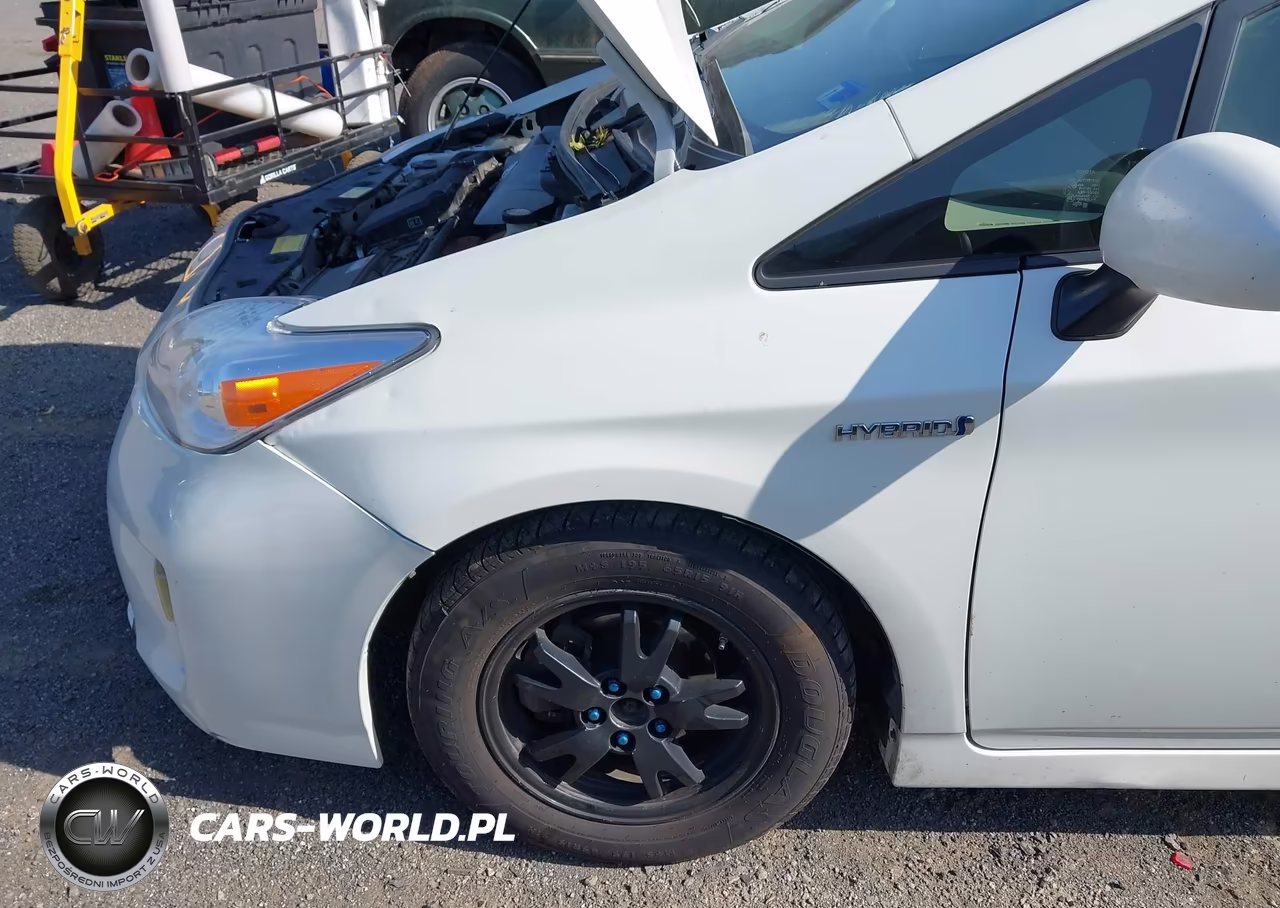 2014 Toyota Prius Two VIN:JTDKN3DU9E1769946 - 6