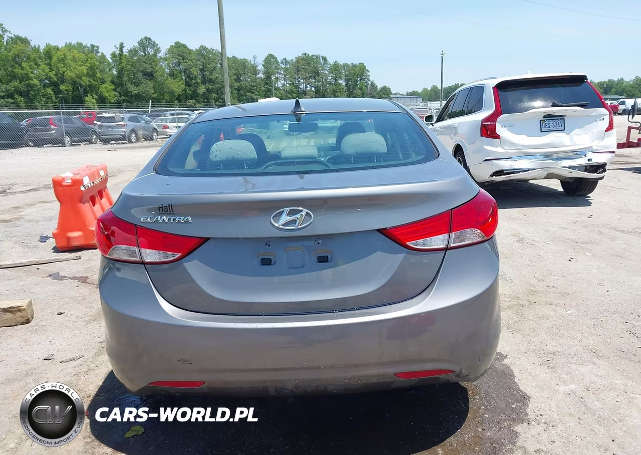 2013 Hyundai Elantra Gls VIN:5NPDH4AE7DH249495 - 16