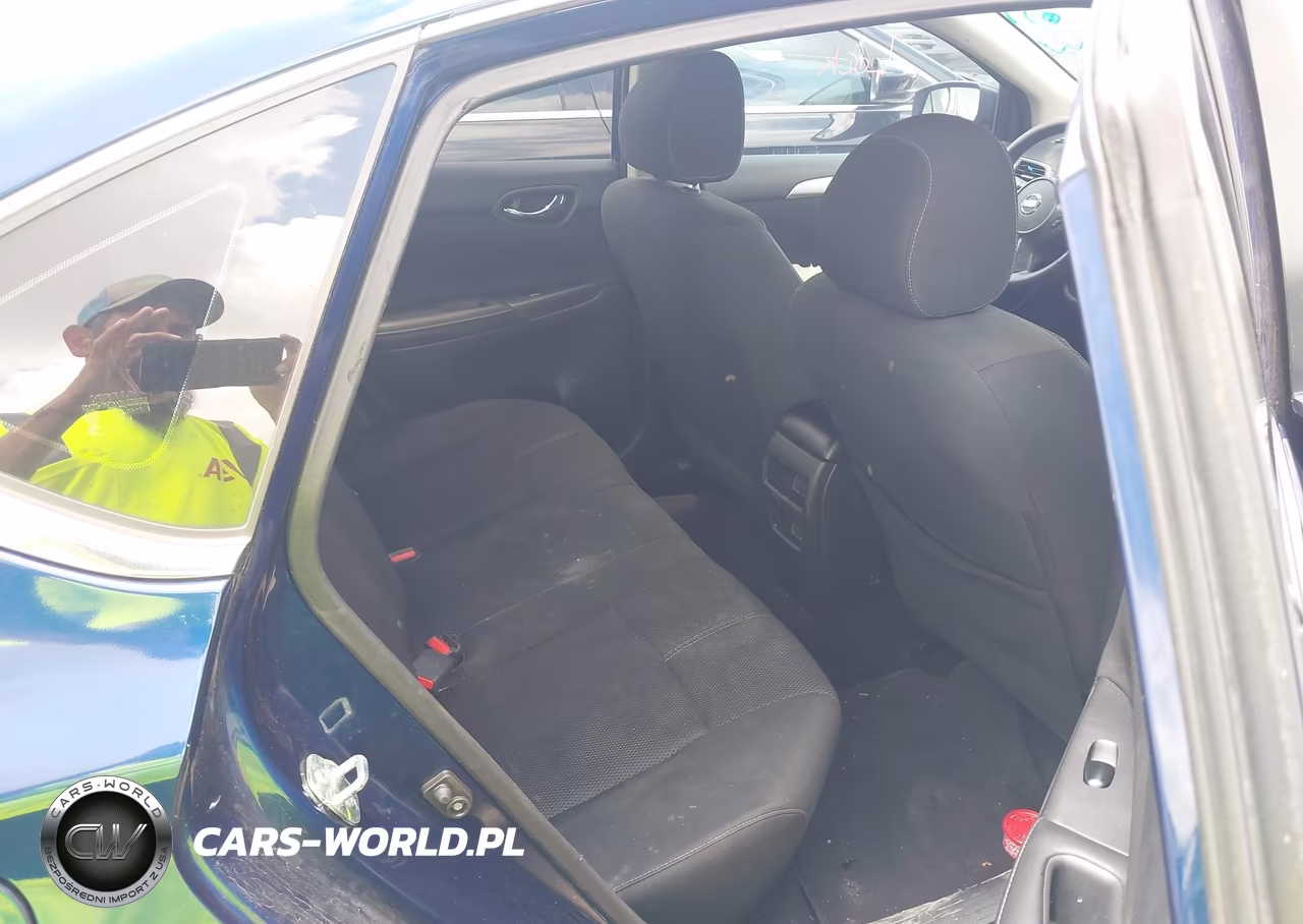 2018 Nissan Sentra S VIN:3N1AB7AP9JY332547 - 8