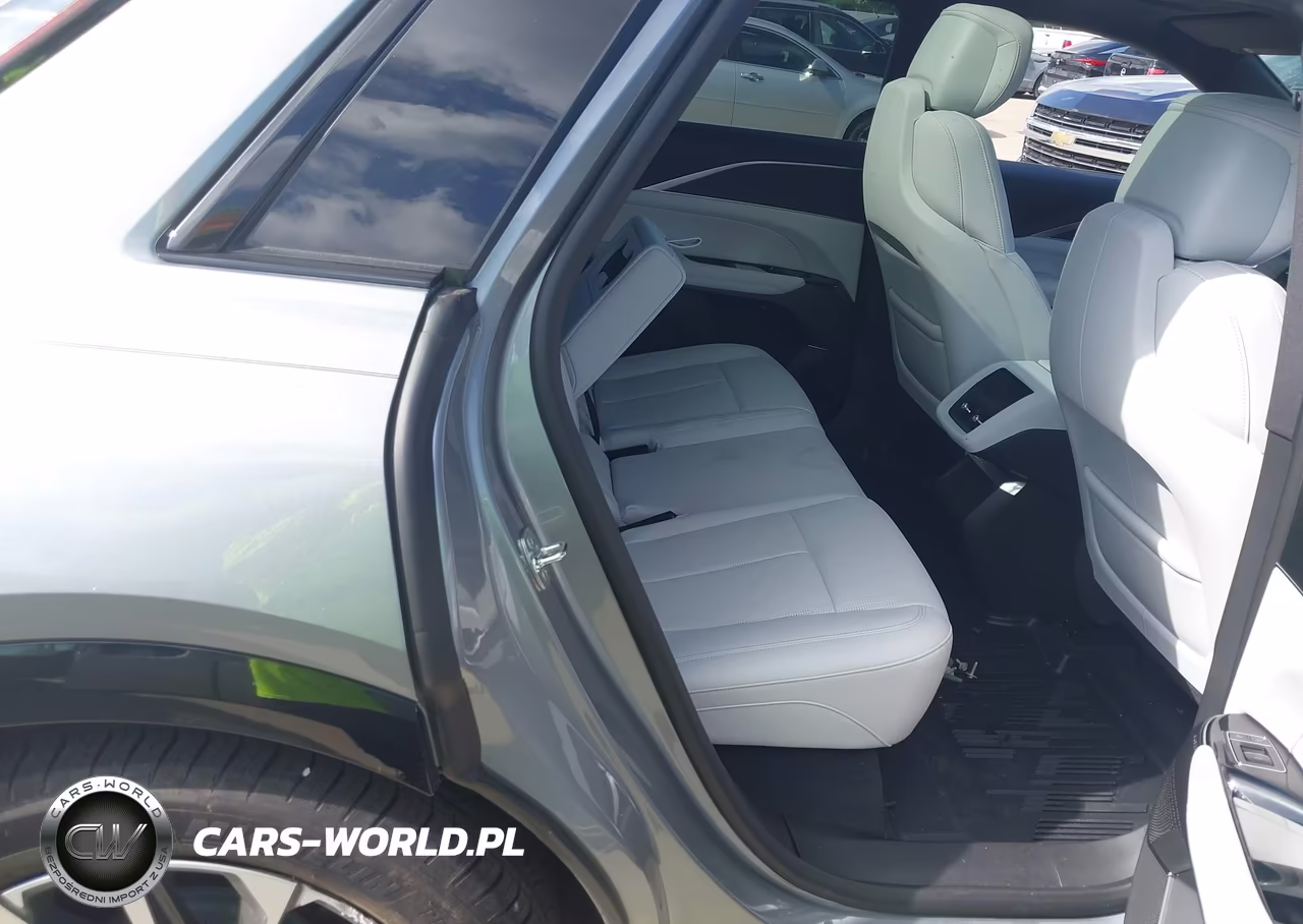 2026 Cadillac Lyriq Sport Awd VIN:1GYKPURL2TZ300528 - 8