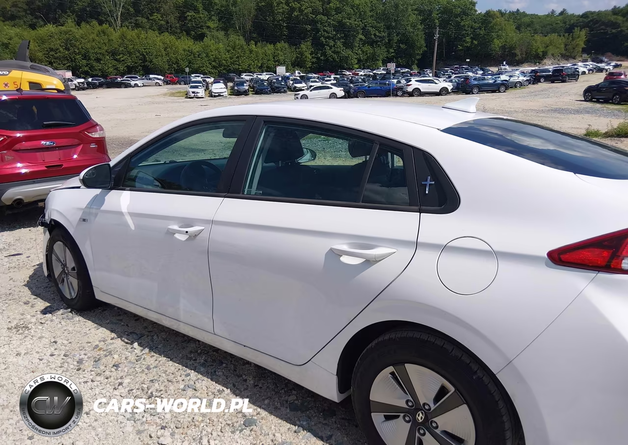 2017 Hyundai Ioniq Hybrid Blue VIN:KMHC65LC3HU048056 - 14