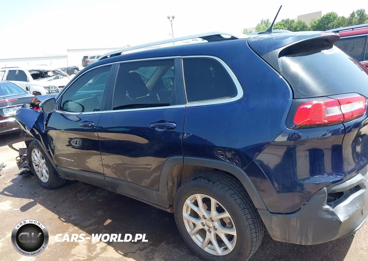 2015 Jeep Cherokee Latitude VIN:1C4PJLCB8FW677720 - 15