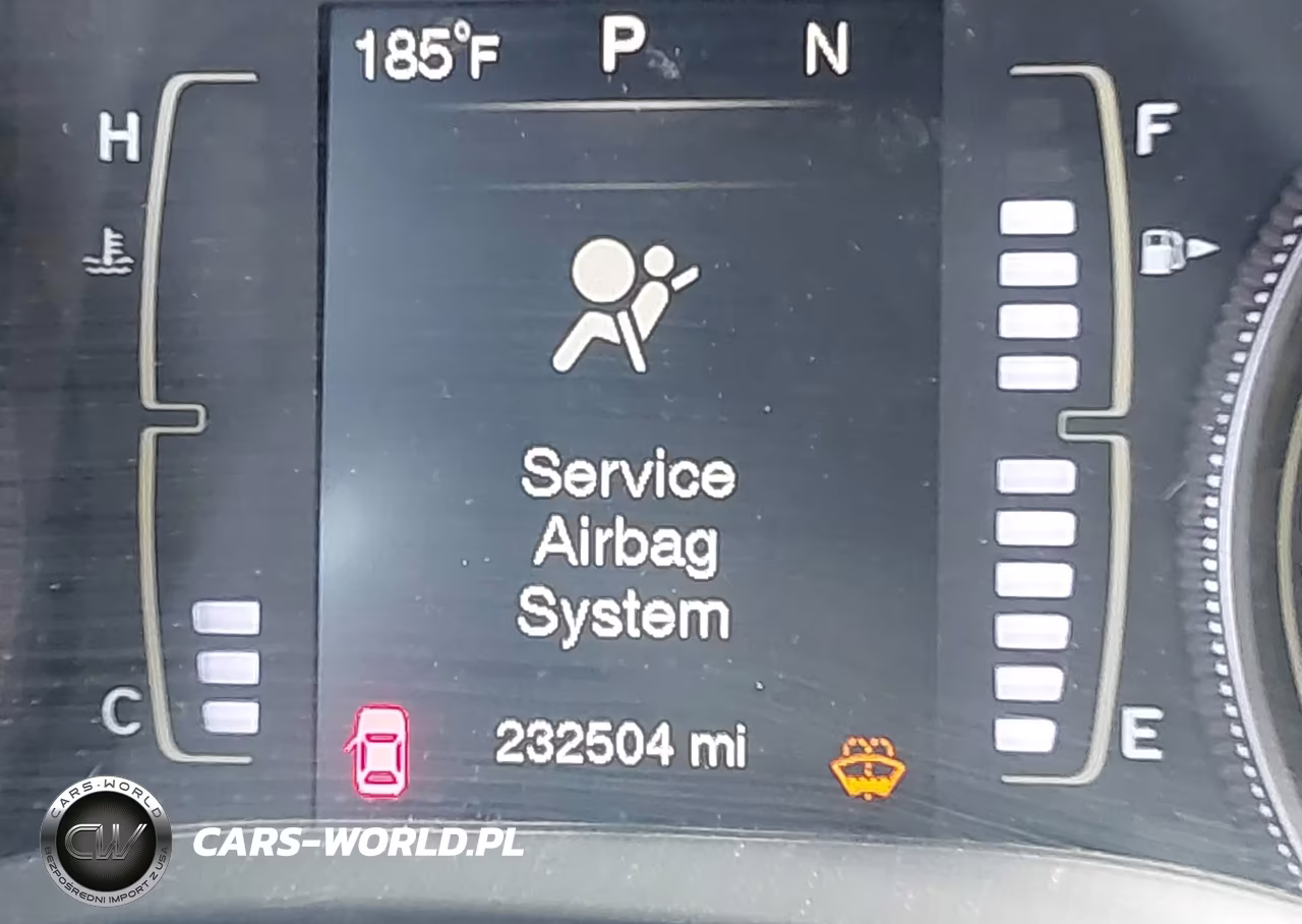 2015 Jeep Cherokee Latitude VIN:1C4PJLCB8FW677720 - 16