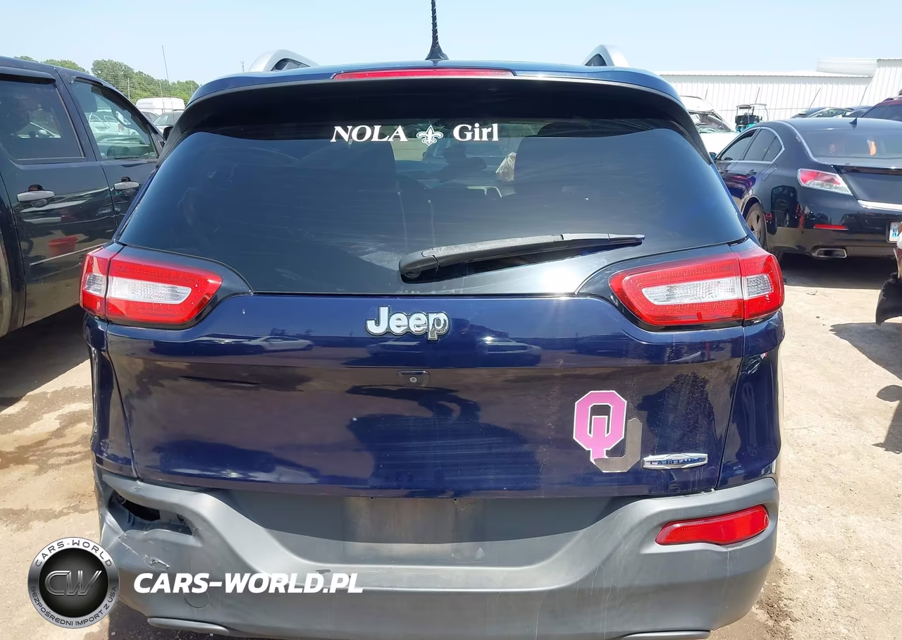 2015 Jeep Cherokee Latitude VIN:1C4PJLCB8FW677720 - 17