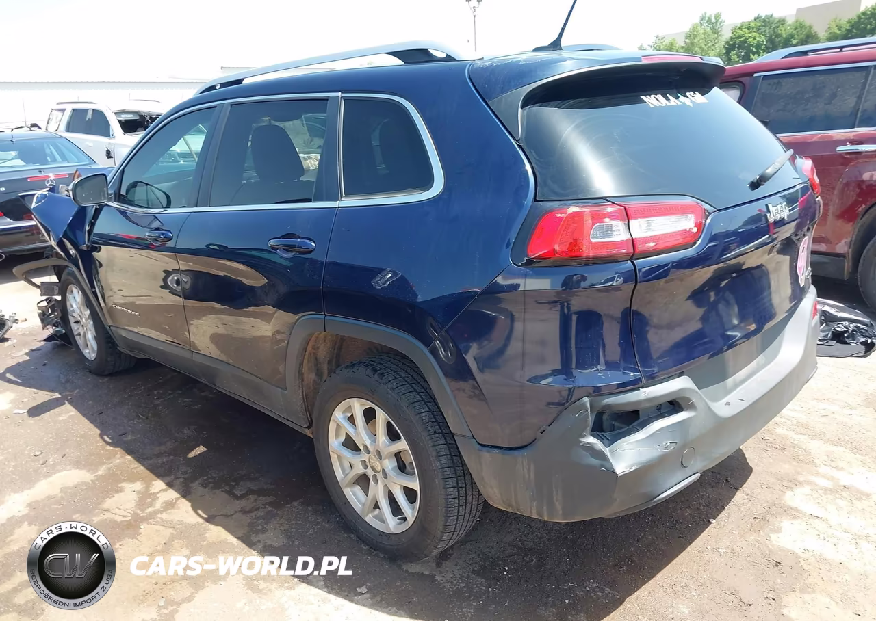 2015 Jeep Cherokee Latitude VIN:1C4PJLCB8FW677720 - 3