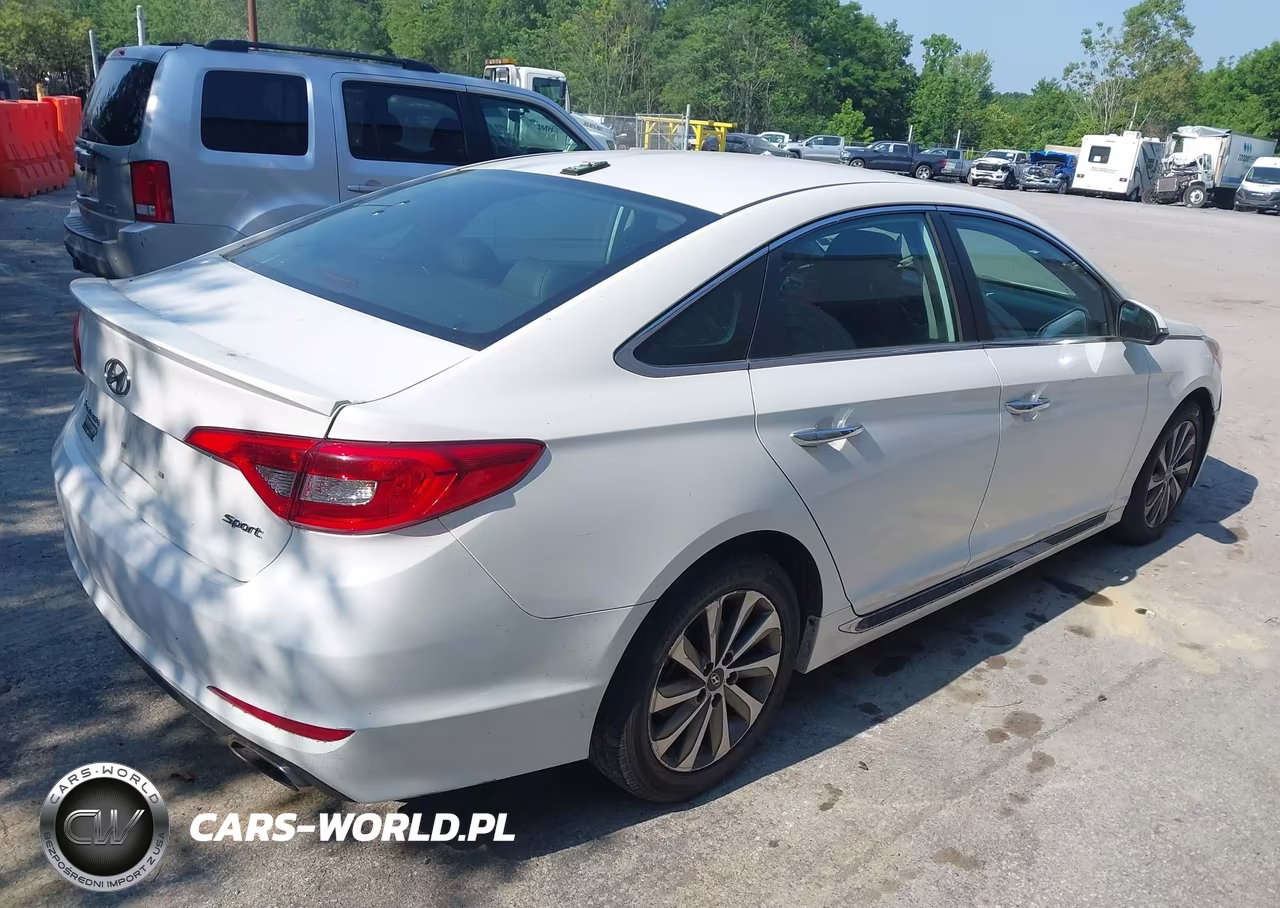 2015 Hyundai Sonata Sport VIN:5NPE34AF1FH146443 - 4