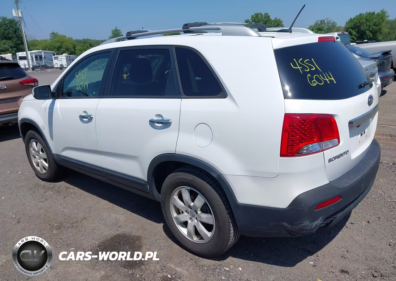 2012 Kia Sorento Lx VIN:5XYKT3A69CG224175 - 3