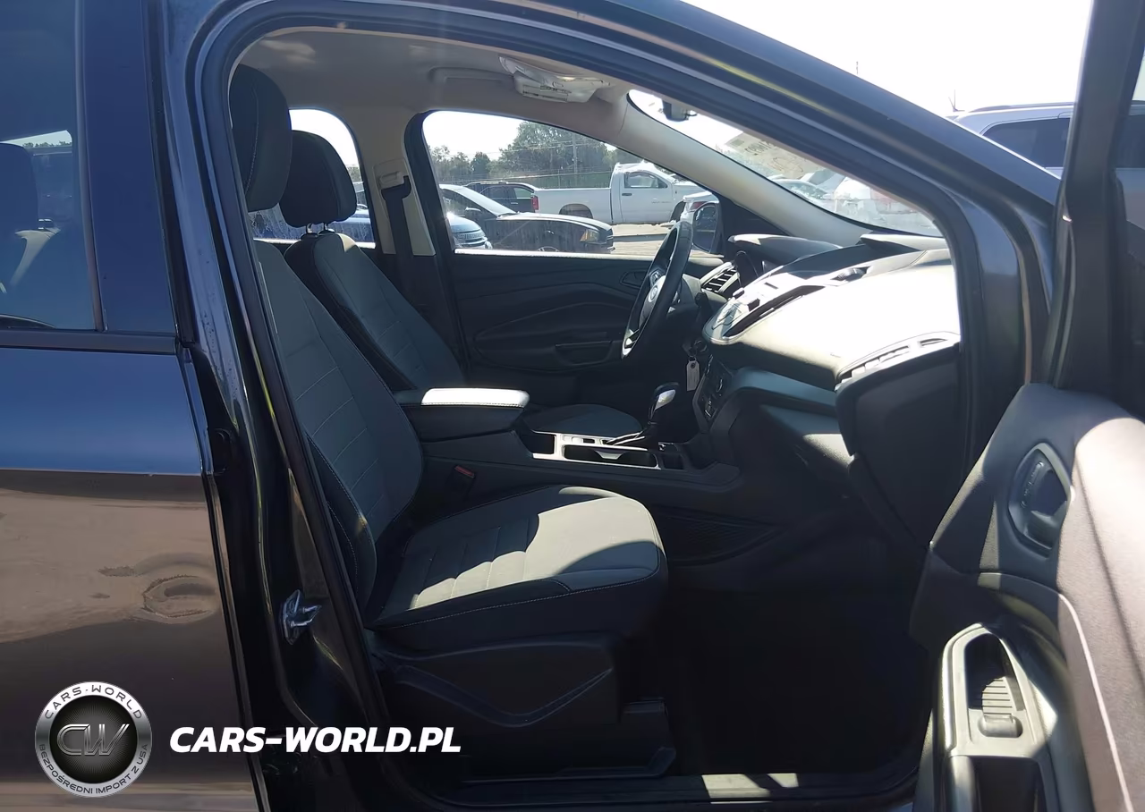 2017 Ford Escape S VIN:1FMCU0F73HUC10758 - 5