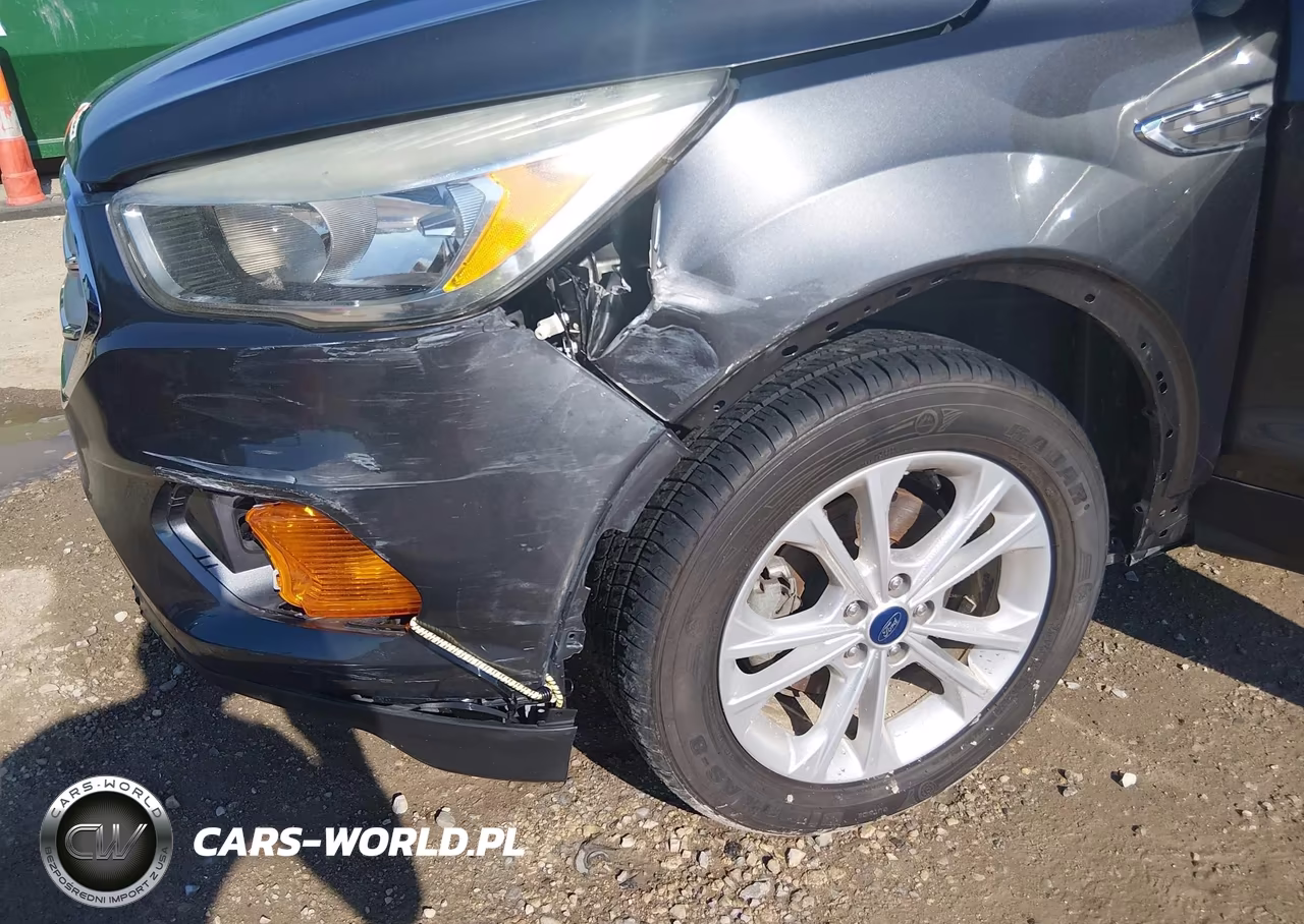 2017 Ford Escape S VIN:1FMCU0F73HUC10758 - 6