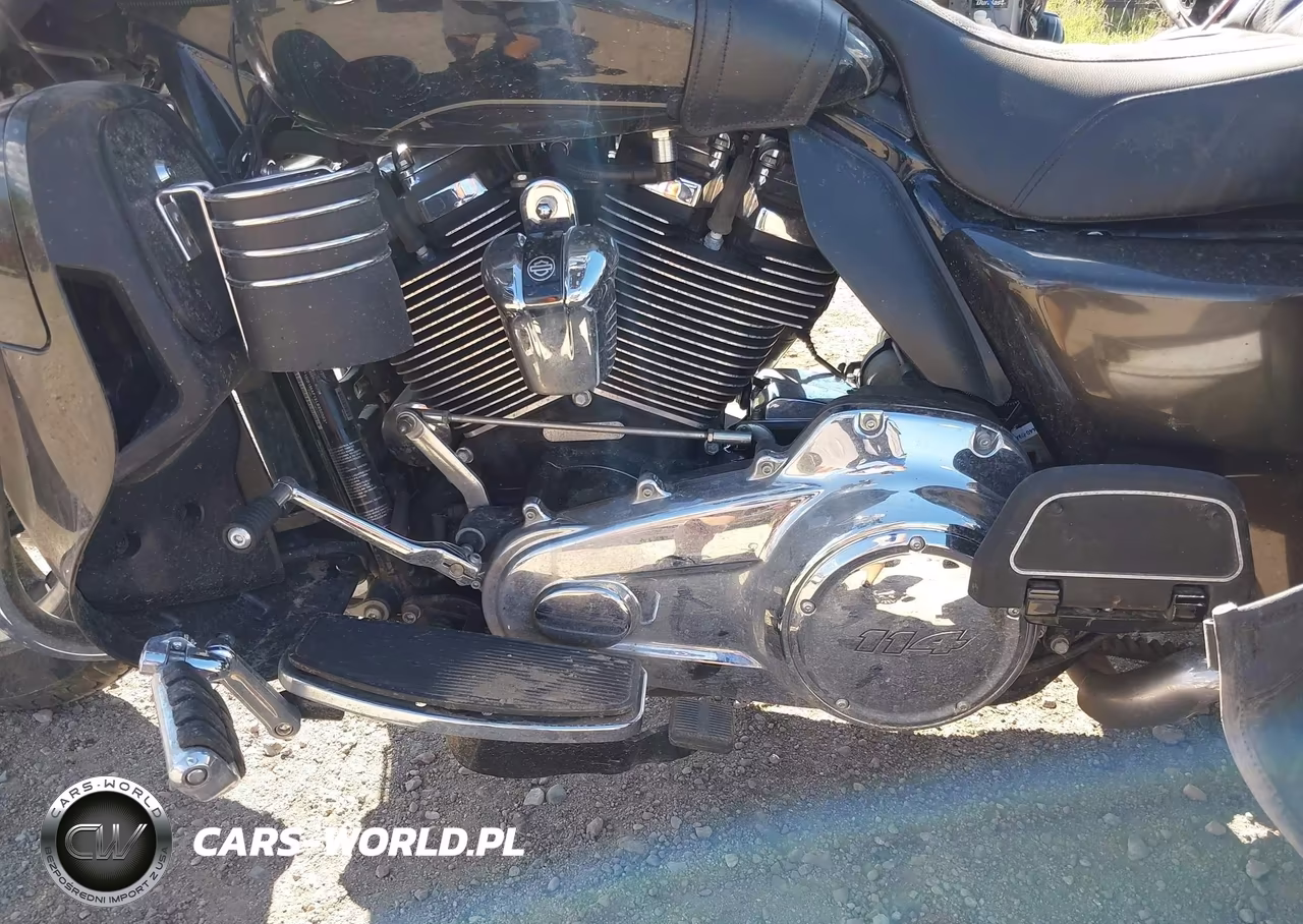 2020 Harley-Davidson Flhtcutg VIN:1HD1MAF1XLB850563 - 9