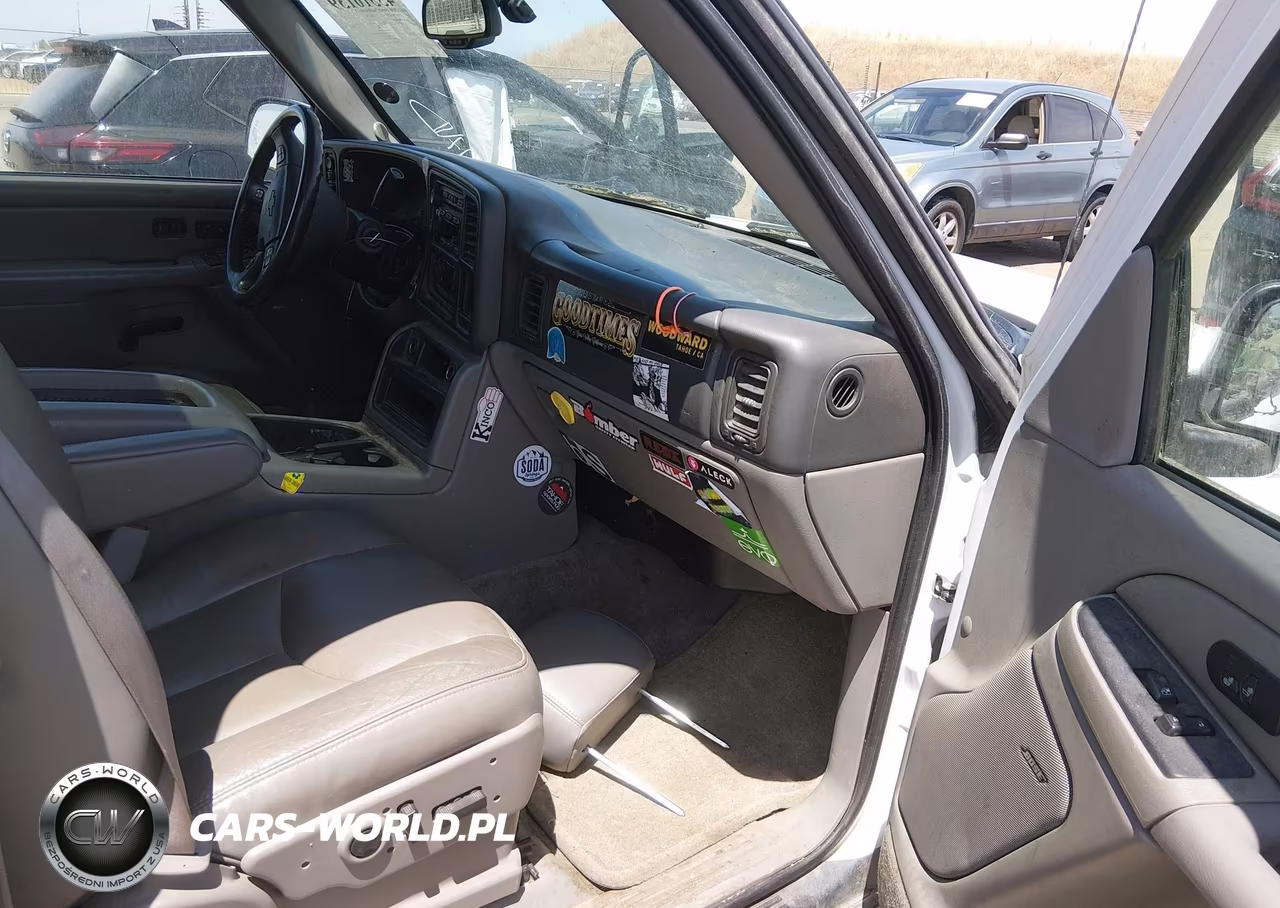2005 Chevrolet Tahoe Z71 VIN:1GNEK13T25R101126 - 5