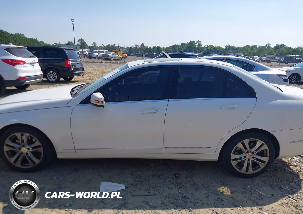 2013 Mercedes-Benz C 300 Luxury 4Matic VIN:WDDGF8AB2DR287232 - 14