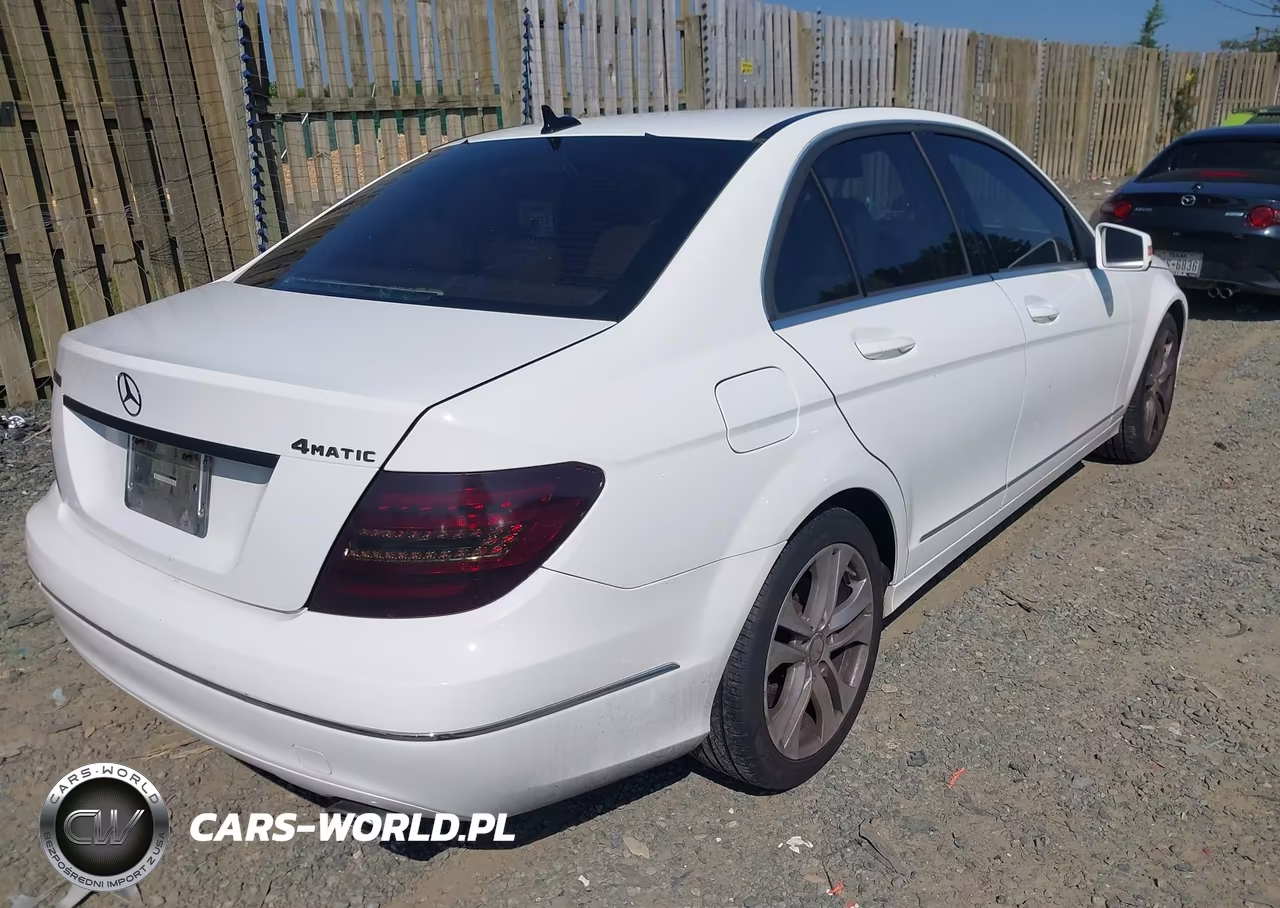 2013 Mercedes-Benz C 300 Luxury 4Matic VIN:WDDGF8AB2DR287232 - 4