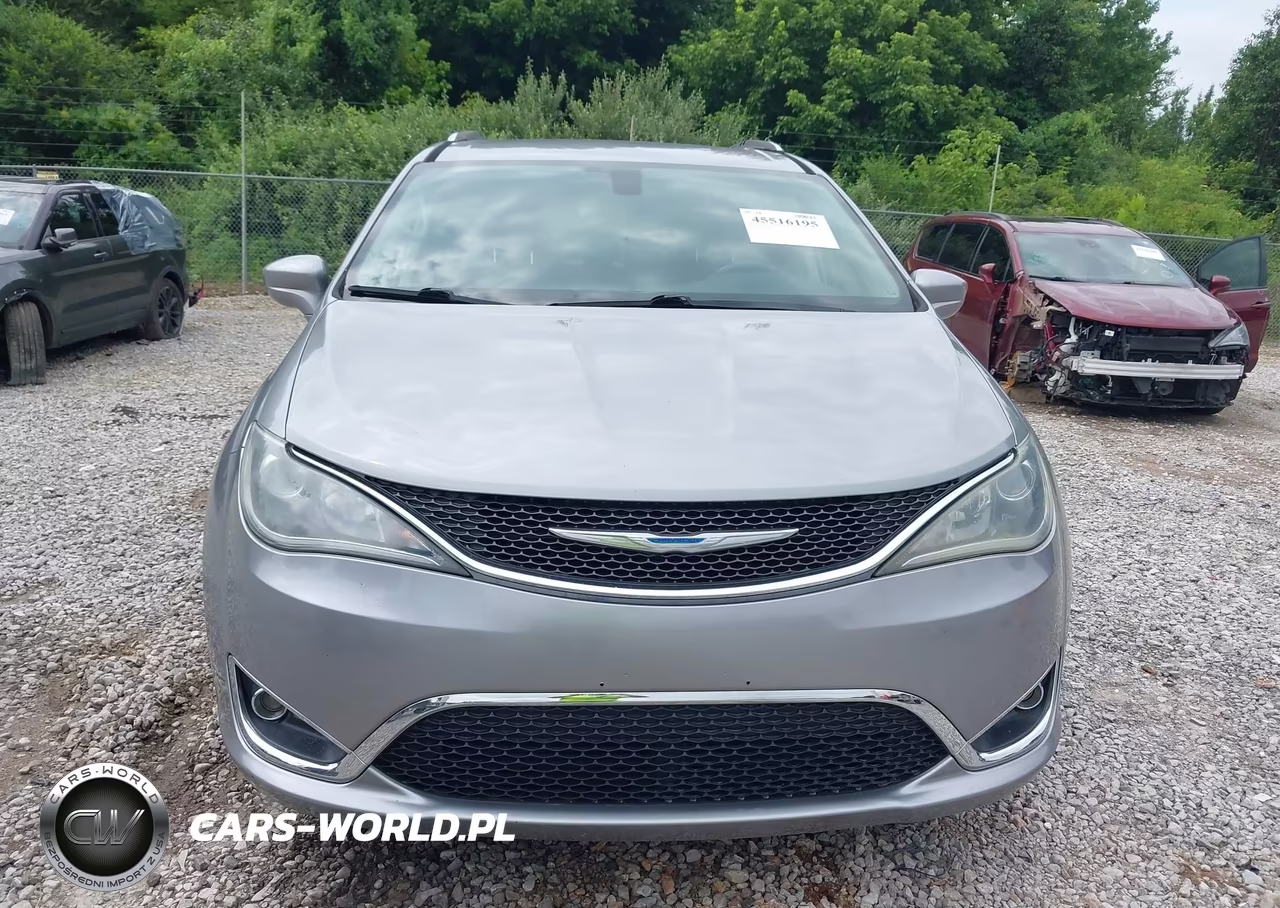 2018 Chrysler Pacifica Touring L VIN:2C4RC1BG6JR119841 - 12