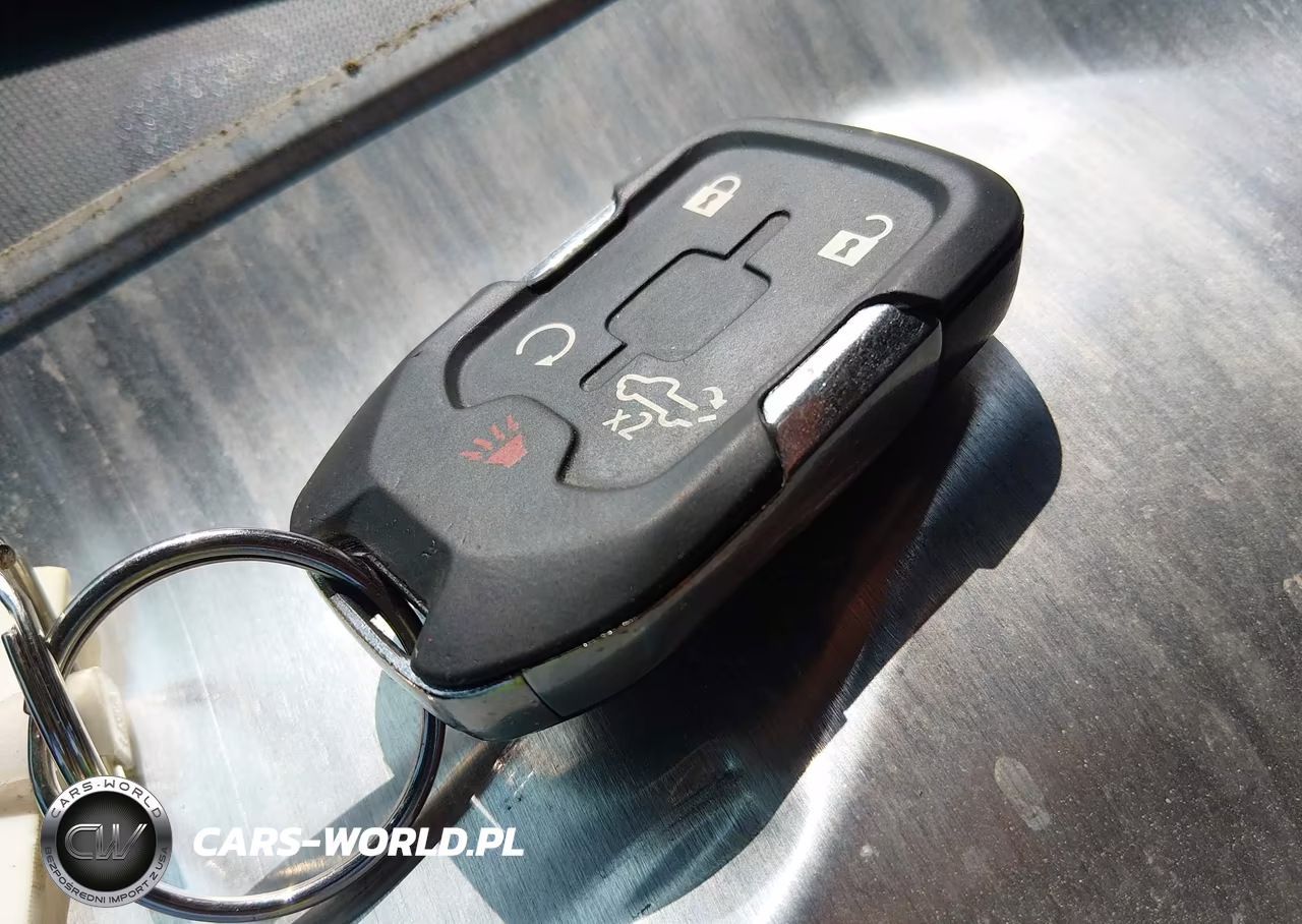 2019 Chevrolet Silverado 1500 High Country VIN:3GCUYHEL1KG126491 - 11