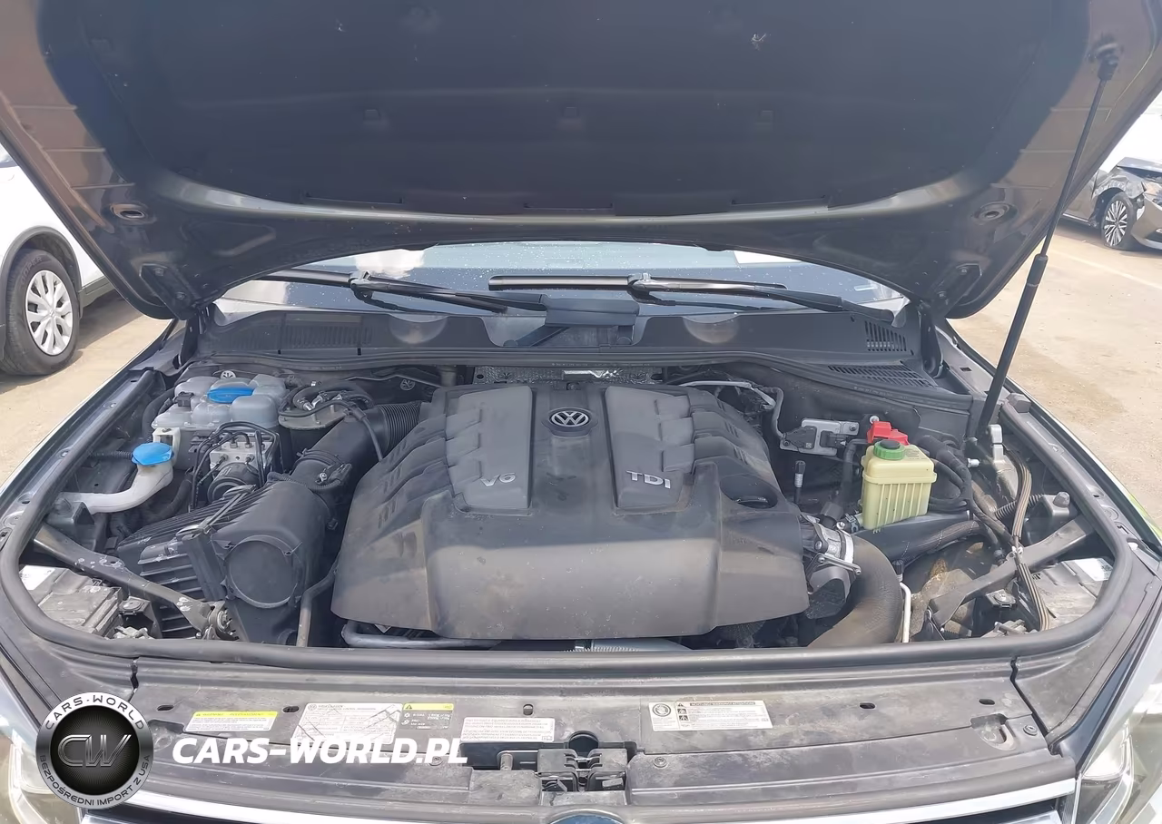 2016 Volkswagen Touareg Tdi Lux VIN:WVGEP9BP8GD004960 - 10