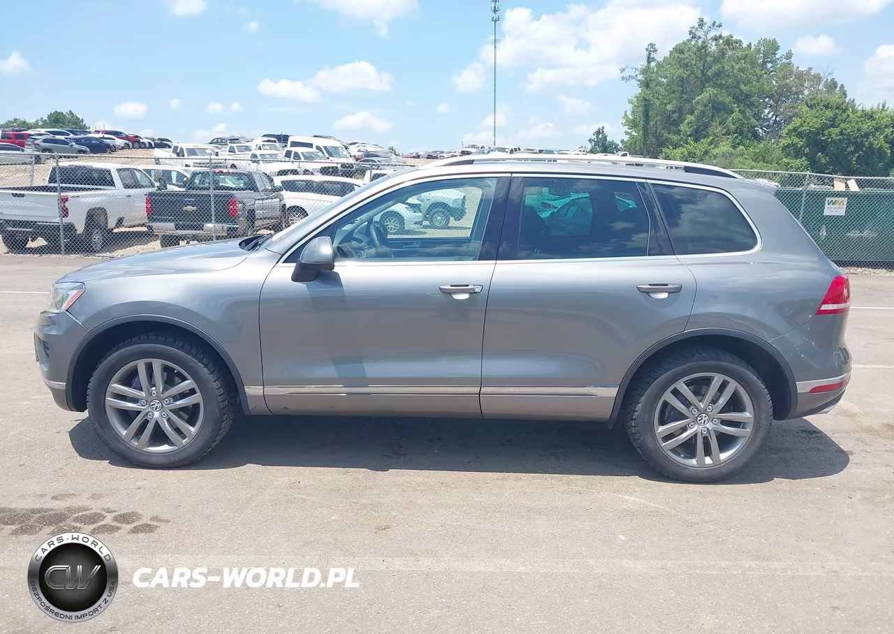 2016 Volkswagen Touareg Tdi Lux VIN:WVGEP9BP8GD004960 - 14