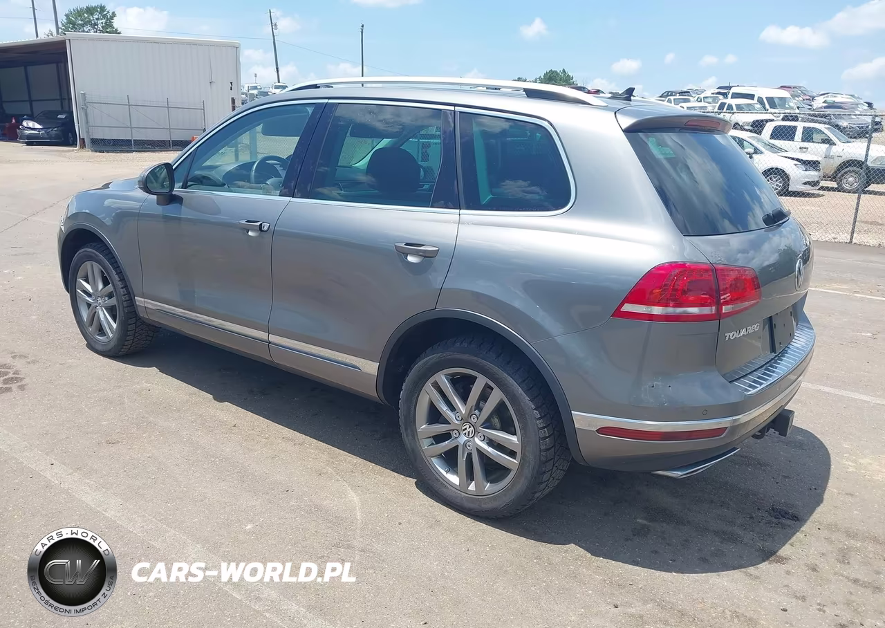 2016 Volkswagen Touareg Tdi Lux VIN:WVGEP9BP8GD004960 - 3