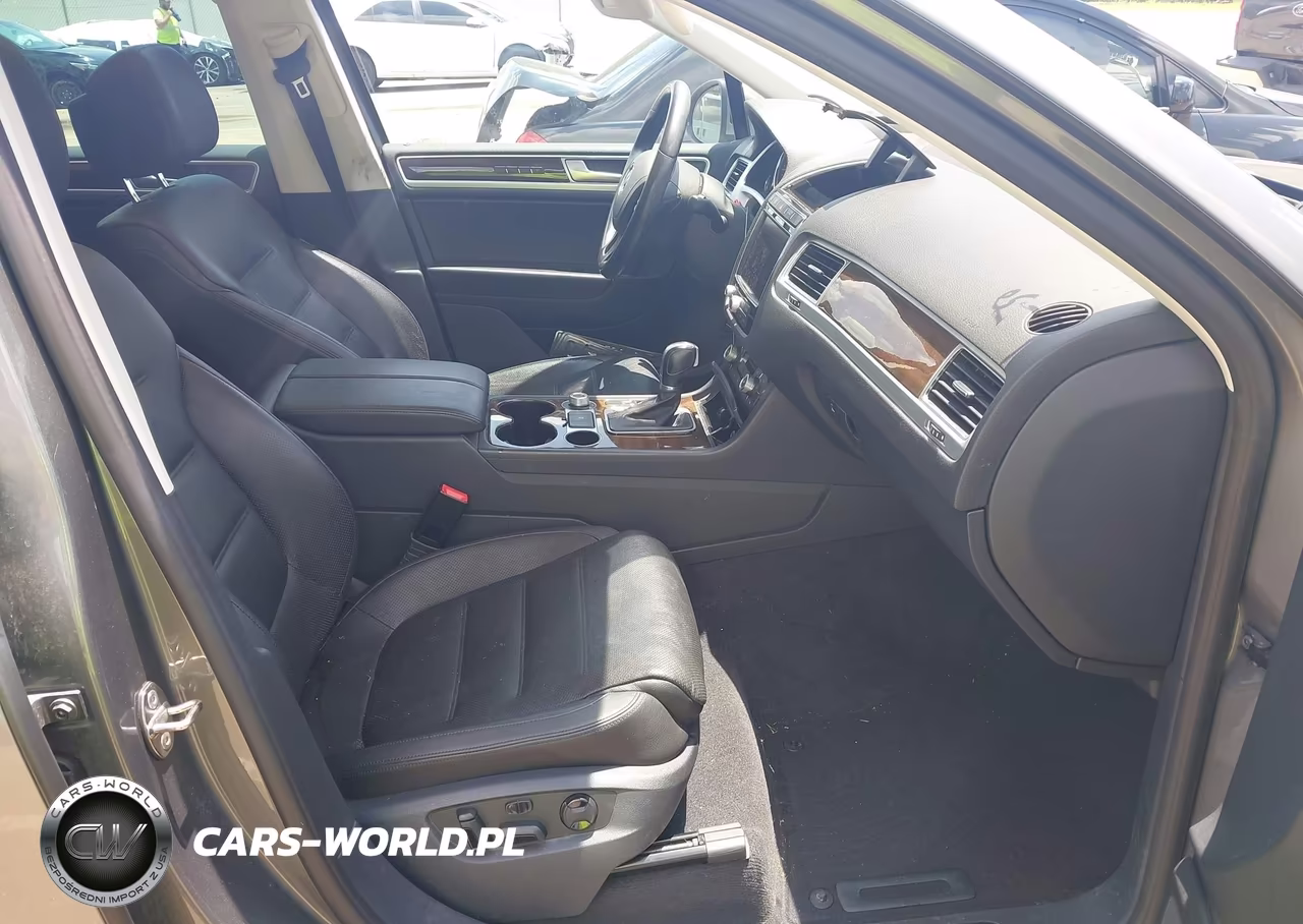 2016 Volkswagen Touareg Tdi Lux VIN:WVGEP9BP8GD004960 - 5
