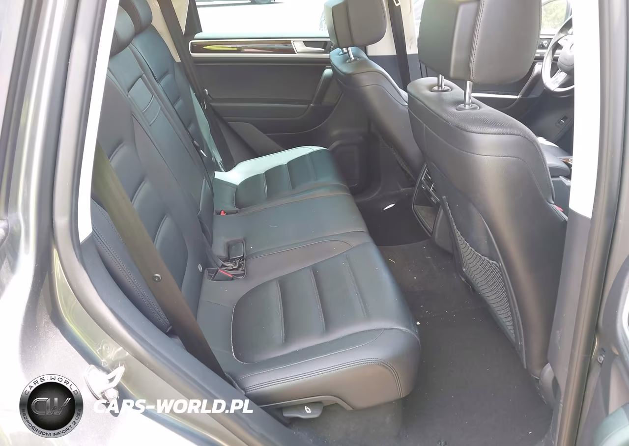 2016 Volkswagen Touareg Tdi Lux VIN:WVGEP9BP8GD004960 - 8