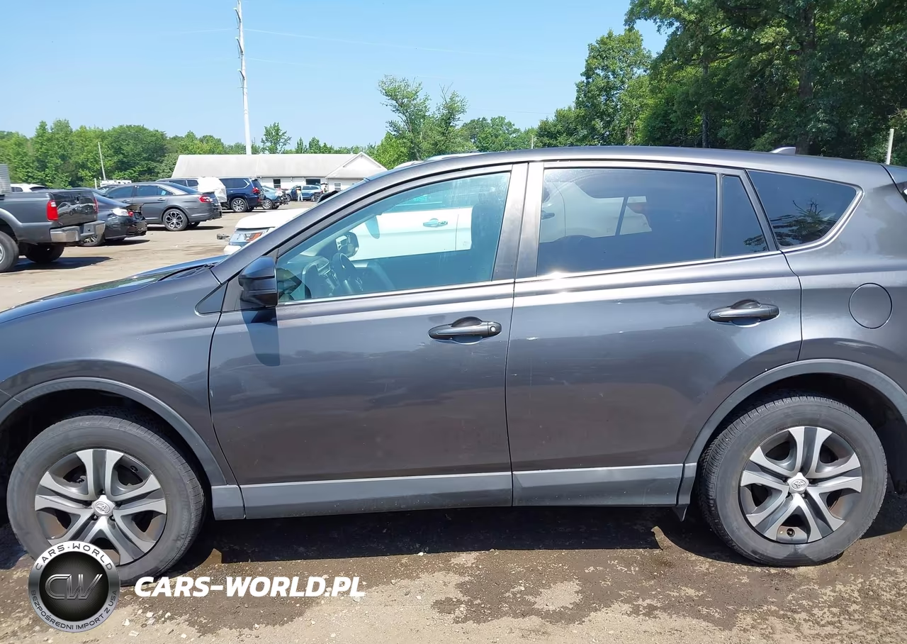 2018 Toyota Rav4 Le VIN:2T3BFREVXJW857620 - 14