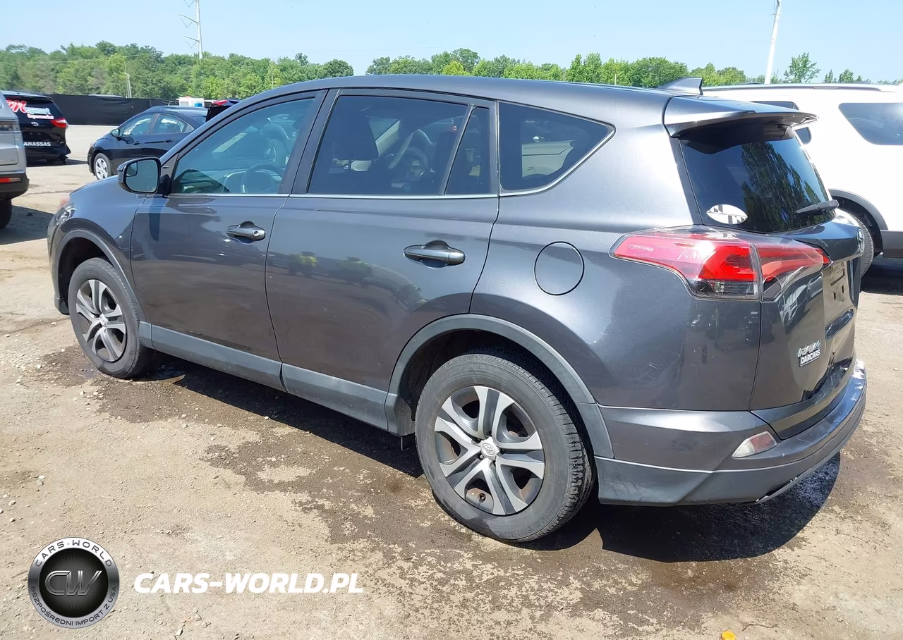 2018 Toyota Rav4 Le VIN:2T3BFREVXJW857620 - 3