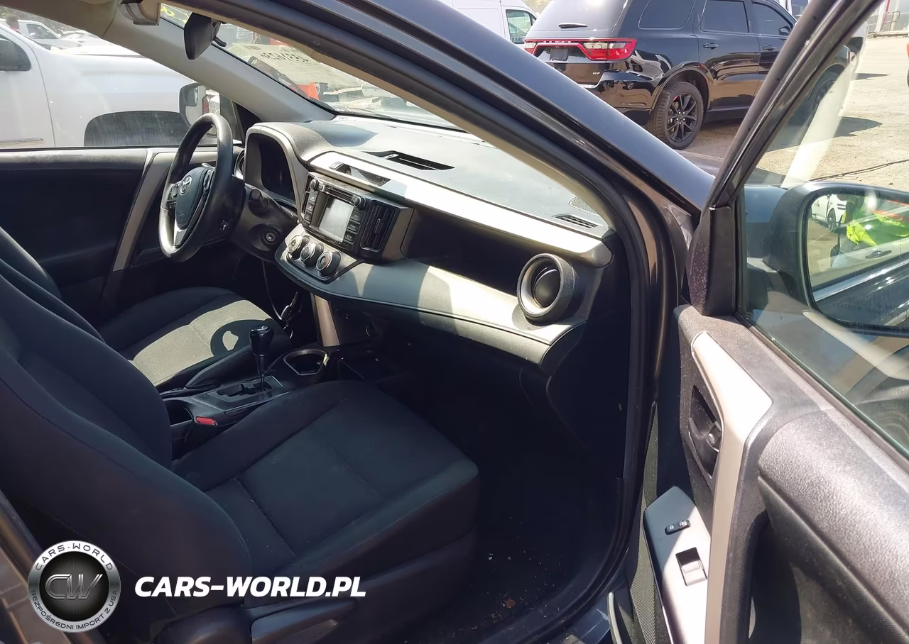 2018 Toyota Rav4 Le VIN:2T3BFREVXJW857620 - 5