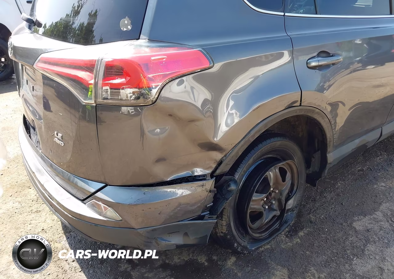 2018 Toyota Rav4 Le VIN:2T3BFREVXJW857620 - 6